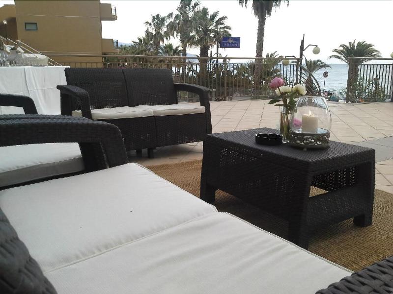 Elihotel - Teras