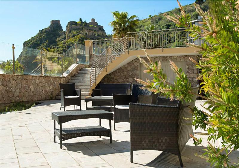 Elihotel - Teras