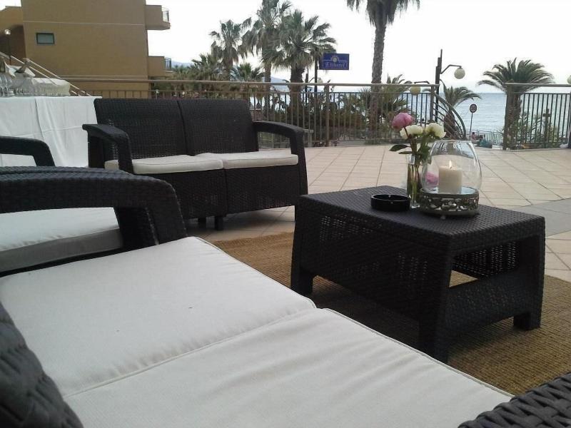Elihotel - Teras