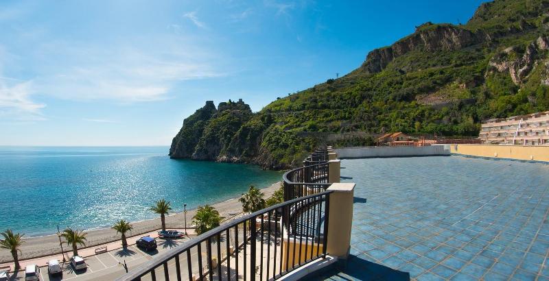 Elihotel - Teras