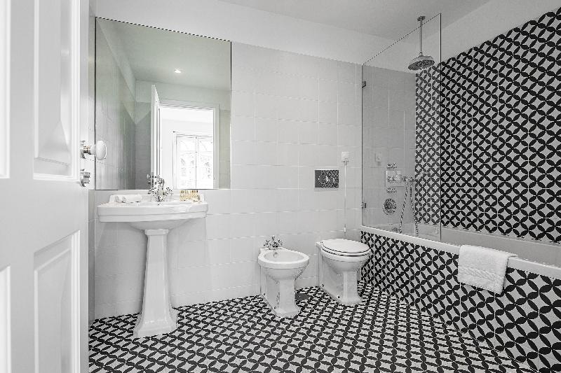 Caleway Hotel - Oda