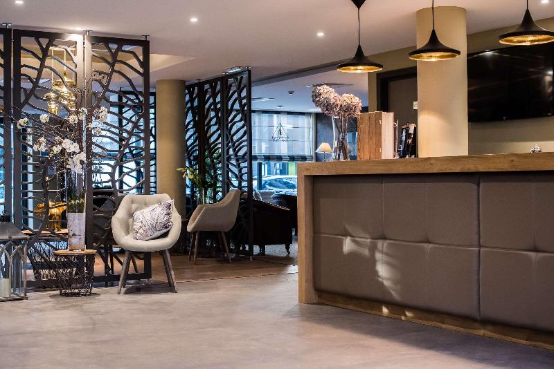 Brit Hotel Lodge - Lobi