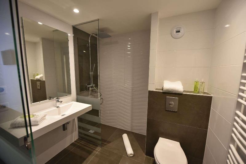 Brit Hotel Lodge - Oda