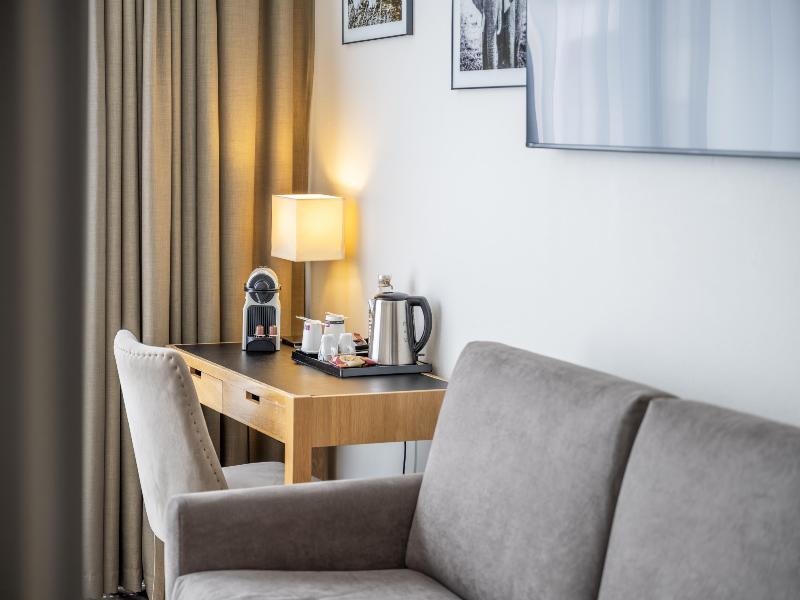 Brit Hotel Lodge - Oda
