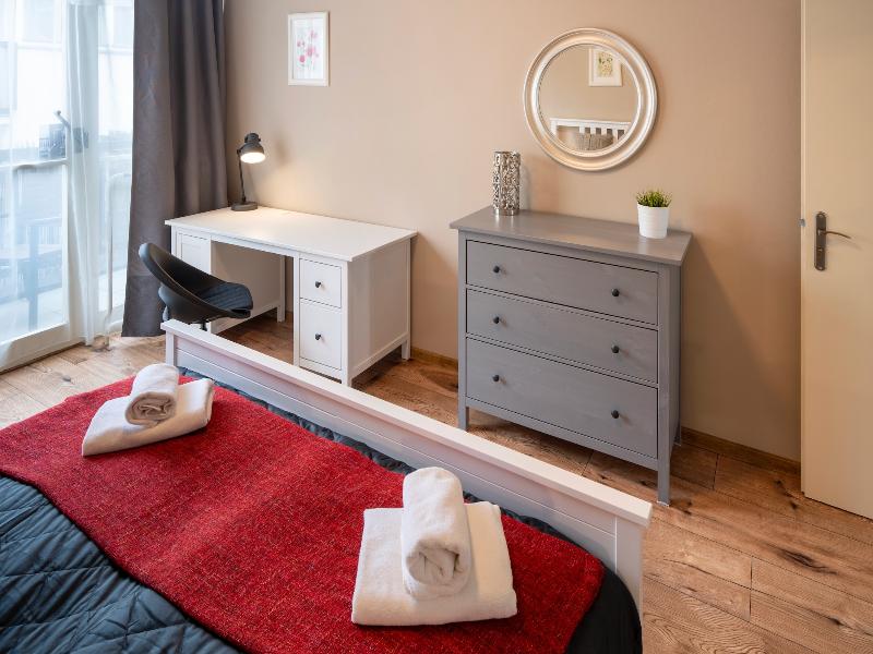 New Town - Apple Apartments - Genel
