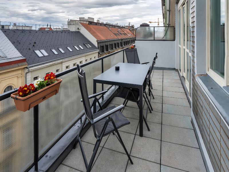 New Town - Apple Apartments - Oda