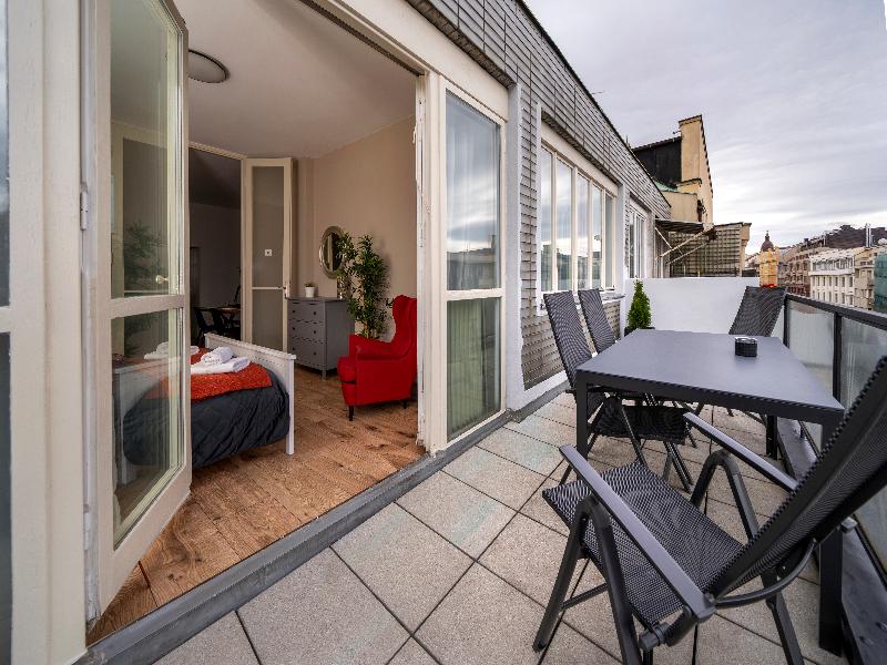 New Town - Apple Apartments - Teras