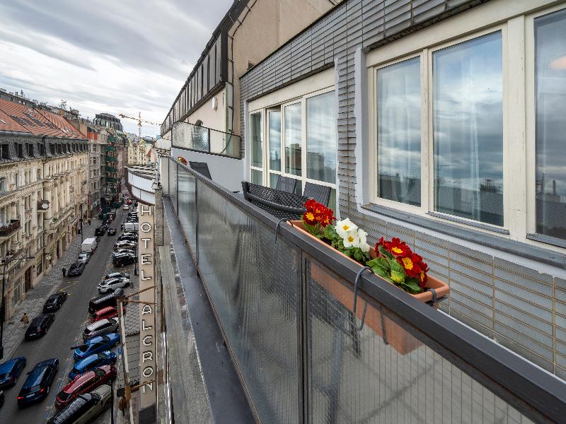 New Town - Apple Apartments - Teras