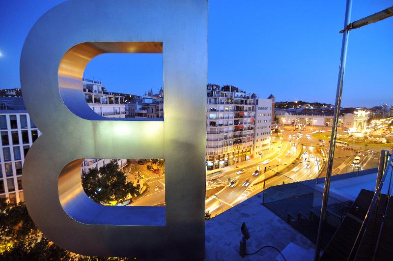 B-Hotel - Genel