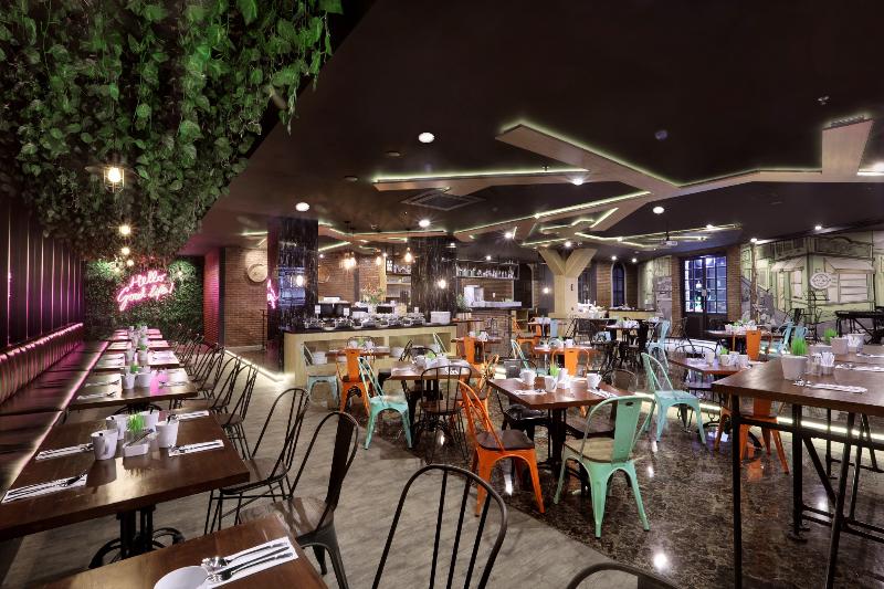 favehotel Madiun - Restoran