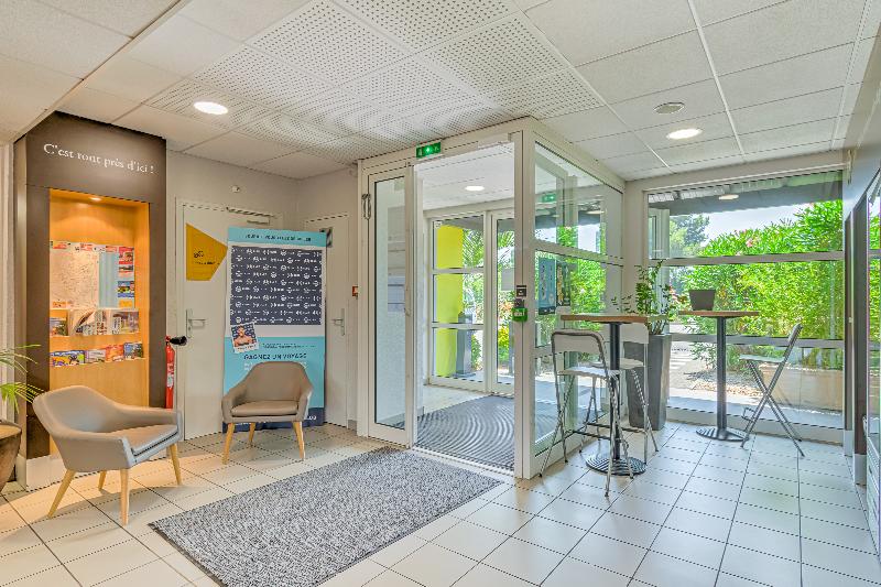 B&B HOTEL Salon De Provence - Lobi