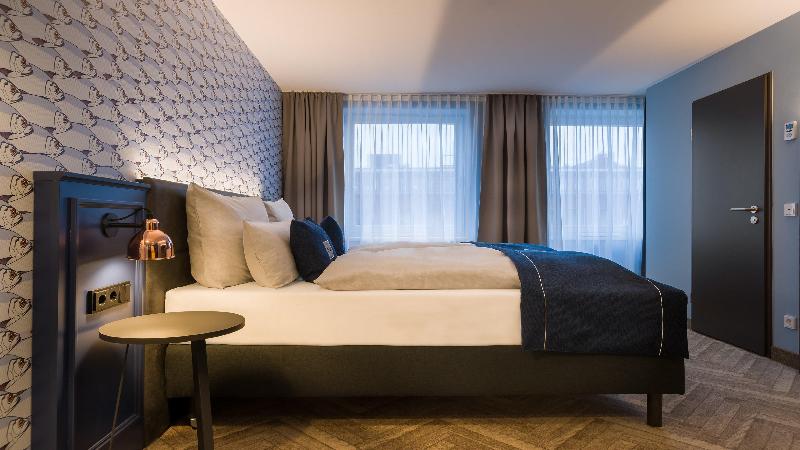 Holiday Inn - the niu, Welly Kiel - Oda