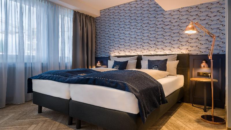 Holiday Inn - the niu, Welly Kiel - Oda