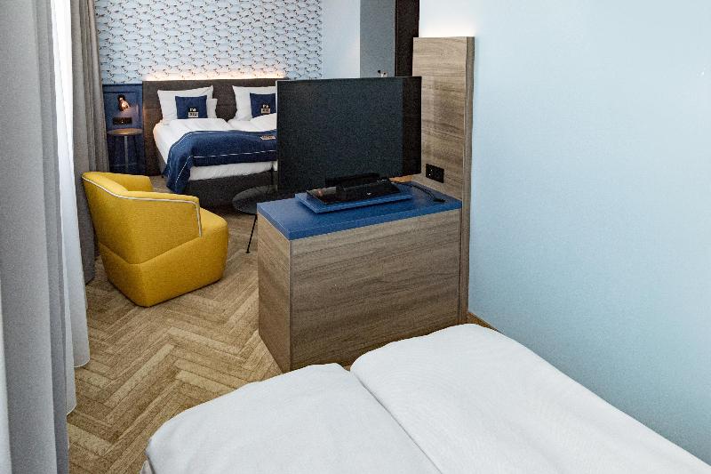 Holiday Inn - the niu, Welly Kiel - Oda