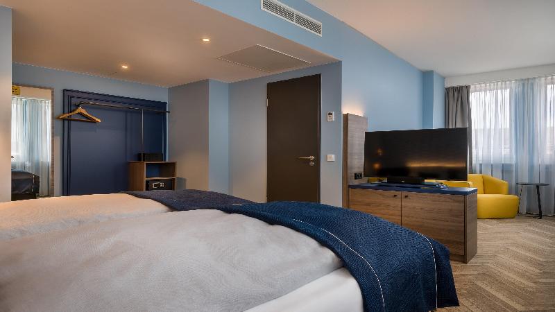 Holiday Inn - the niu, Welly Kiel - Oda