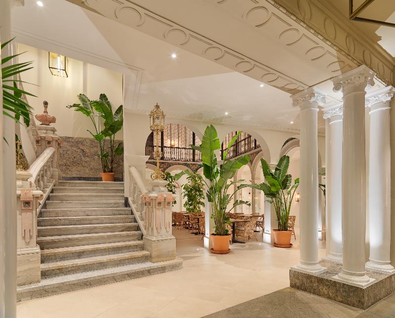 H10 Palacio Colomera - Lobi