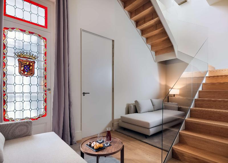 H10 Palacio Colomera - Oda