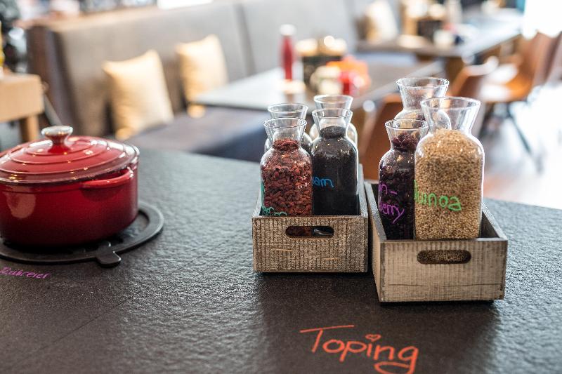 Holiday Inn - the niu, Saddle Fürth - Restoran