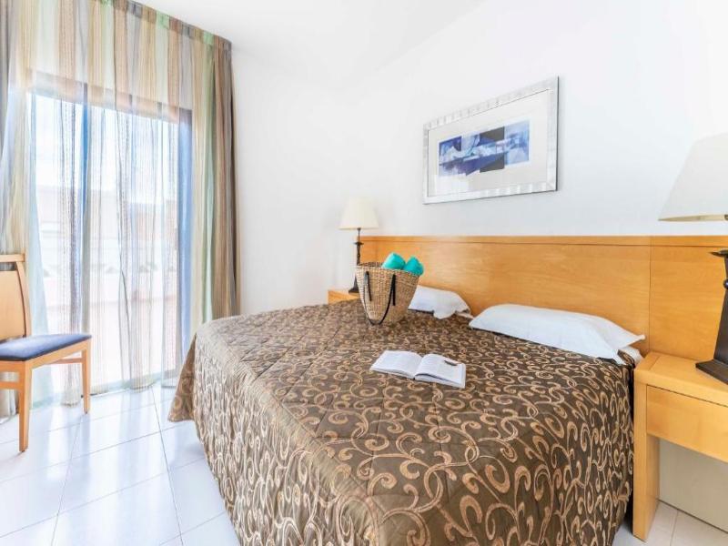 Ona Hollywood Mirage - Oda