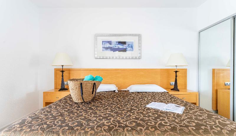 Ona Hollywood Mirage - Oda