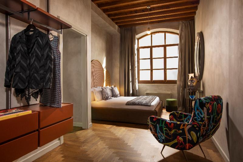Manfredi Palm Suites - Oda