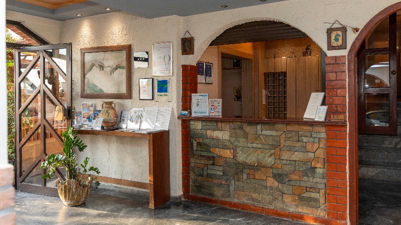 Evina Rooms and Suites - Lobi