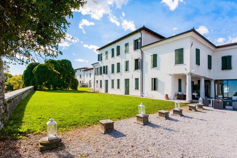 Villa Policreti - Genel