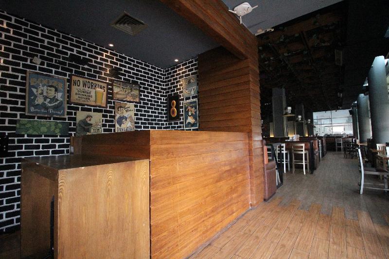 J Icon Hip Hotel - Bar