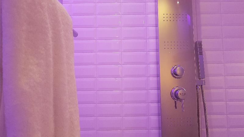 J Icon Hip Hotel - Oda