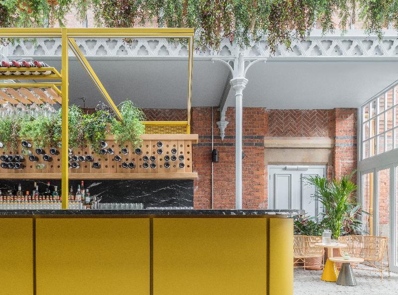 Whitworth Locke, Civic Quarter - Lobi