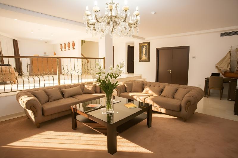 DaVinci Hotel - Lobi