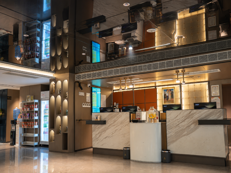 L-SEVEN HOTEL BANGKOK - Lobi