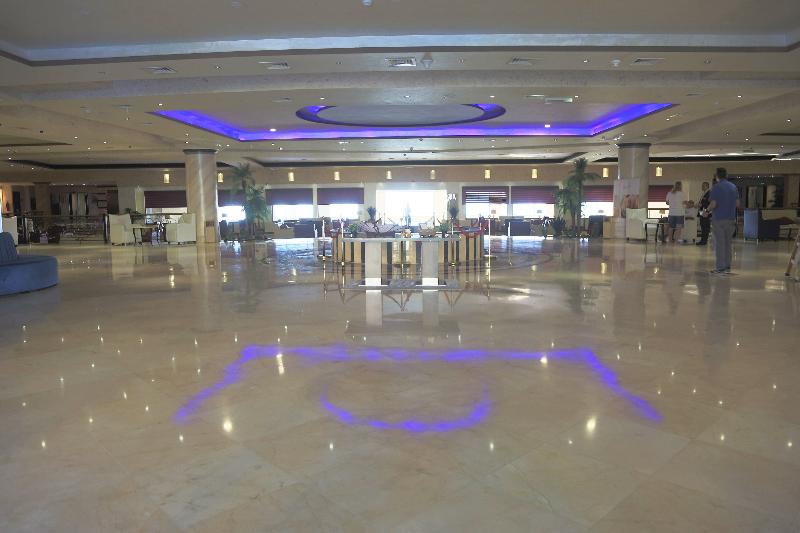 Grand East Hotel & Resort - Lobi