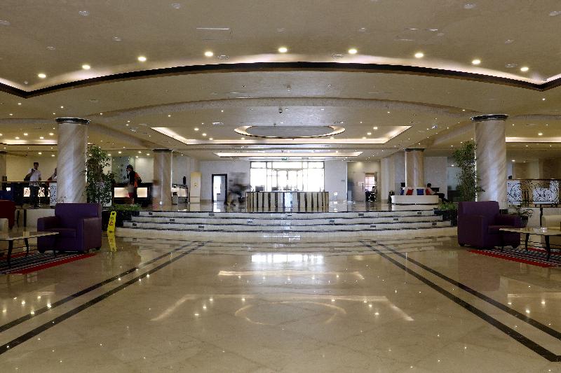 Grand East Hotel & Resort - Lobi