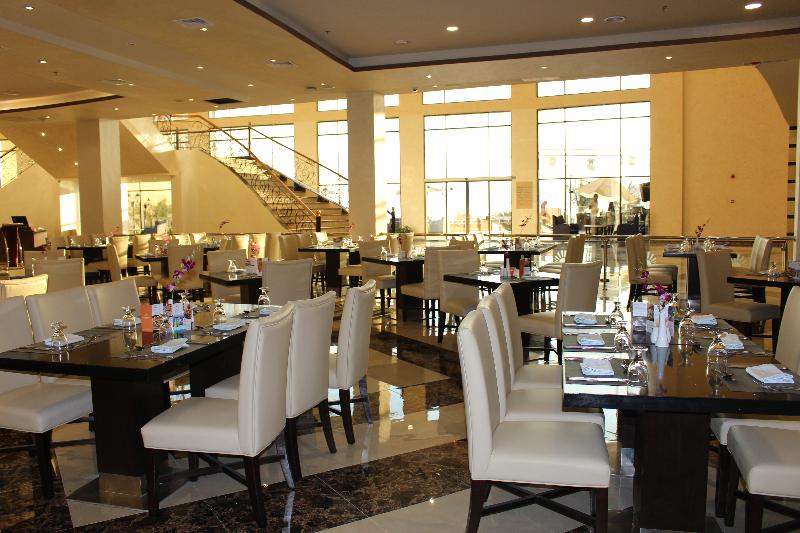 Grand East Hotel & Resort - Restoran