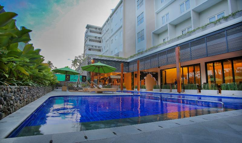 Montana Premier Senggigi - Havuz