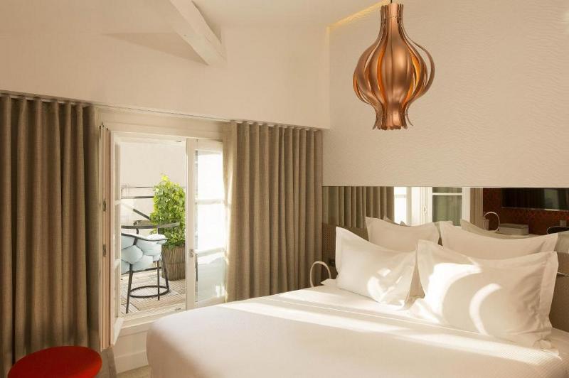 Dupond-Smith Hotel - Oda