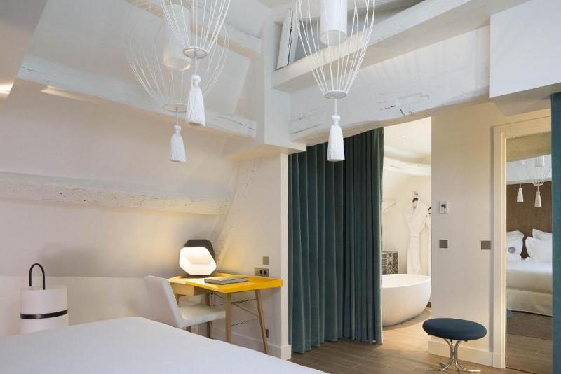 Dupond-Smith Hotel - Oda