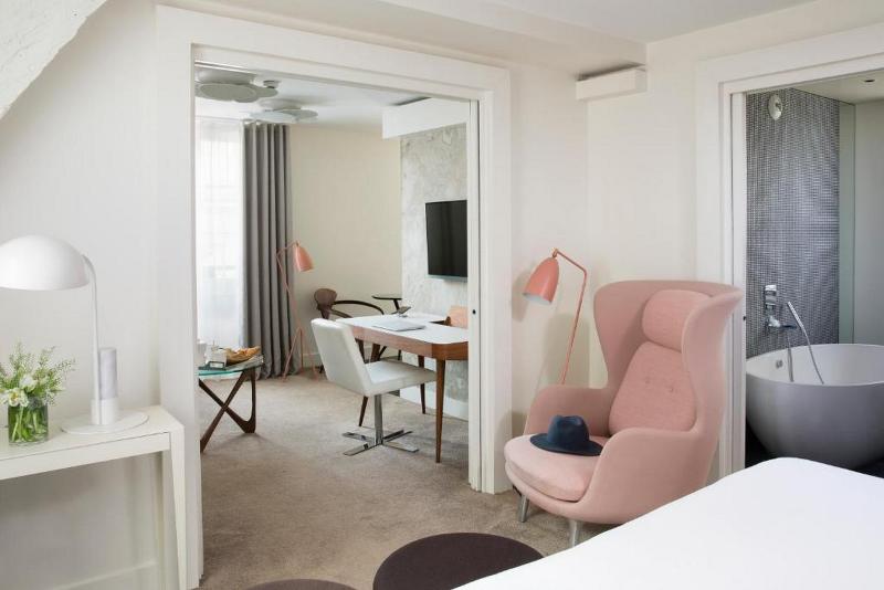 Dupond-Smith Hotel - Oda