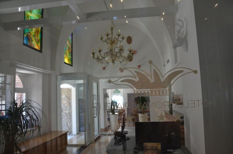 Hotel Corona - Lobi