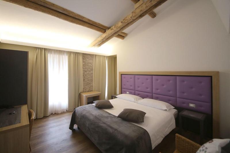 Hotel Corona - Genel