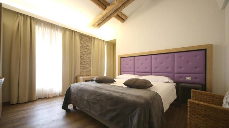 Hotel Corona - Oda