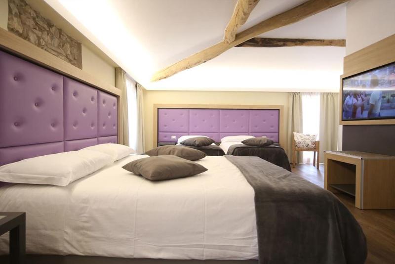 Hotel Corona - Oda