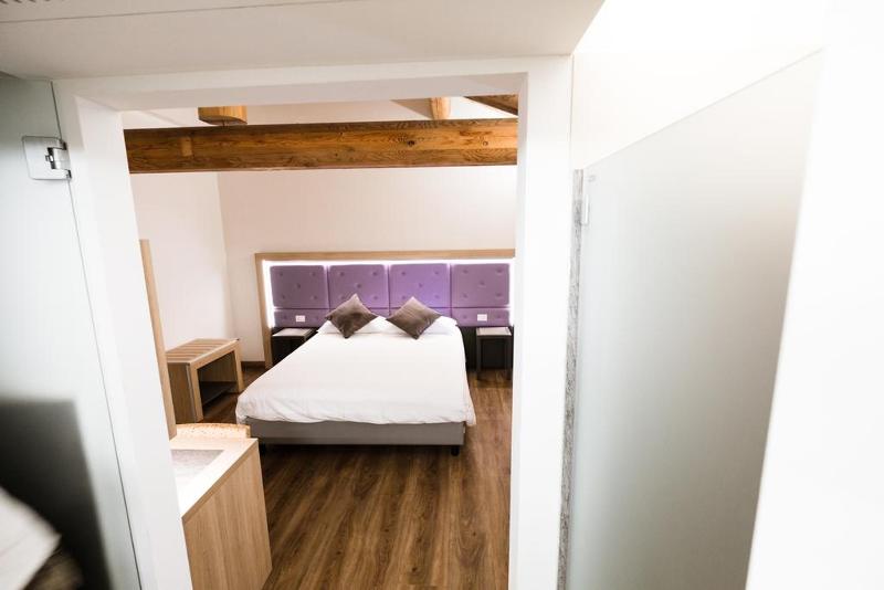Hotel Corona - Oda