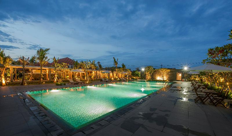 éL Hotel Royale Banyuwangi - Havuz
