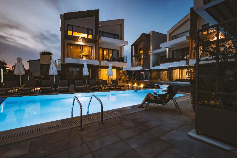 Serenity Suites - Havuz