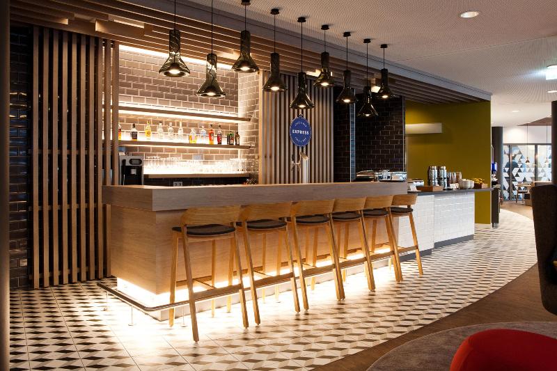 Holiday Inn Express Mulheim - Ruhr - Bar