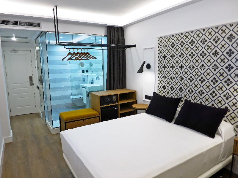Boutique Colon Plaza - Oda