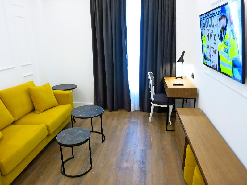 Boutique Colon Plaza - Oda