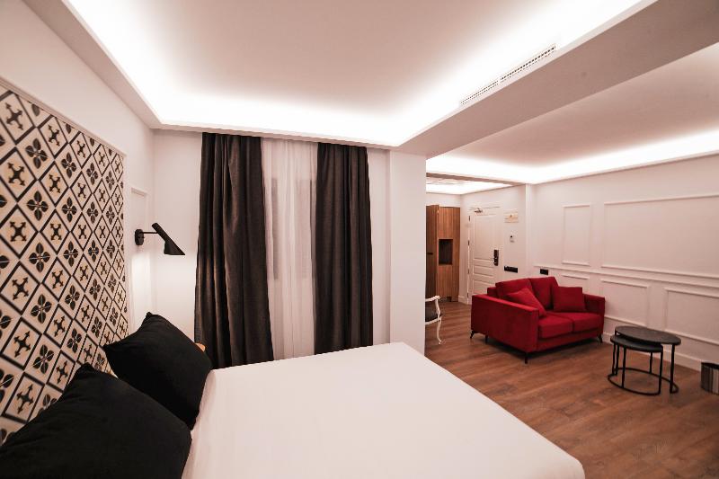 Boutique Colon Plaza - Oda